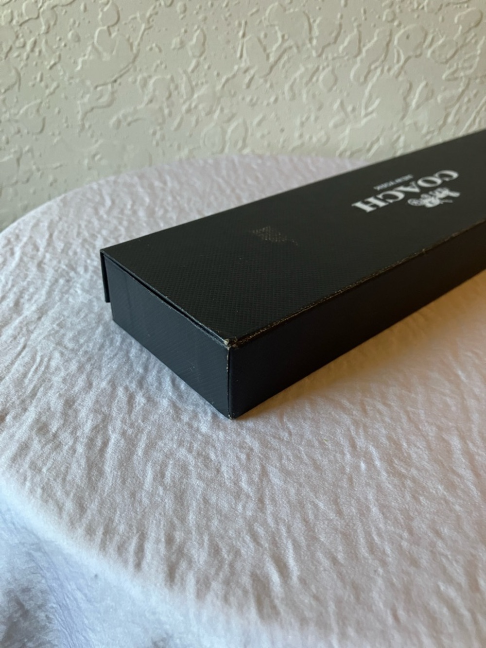 Coach: 2016 Red Leather Tea Rose Appliqué Apple Watch Band- 38mm-40mm- IOB - Picture 14 of 15